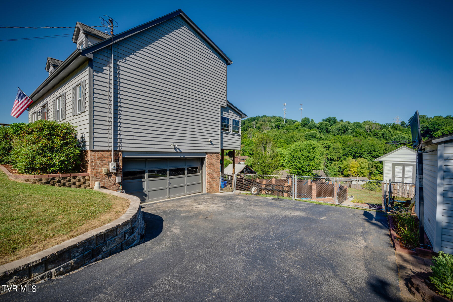 3912 Thornton Drive