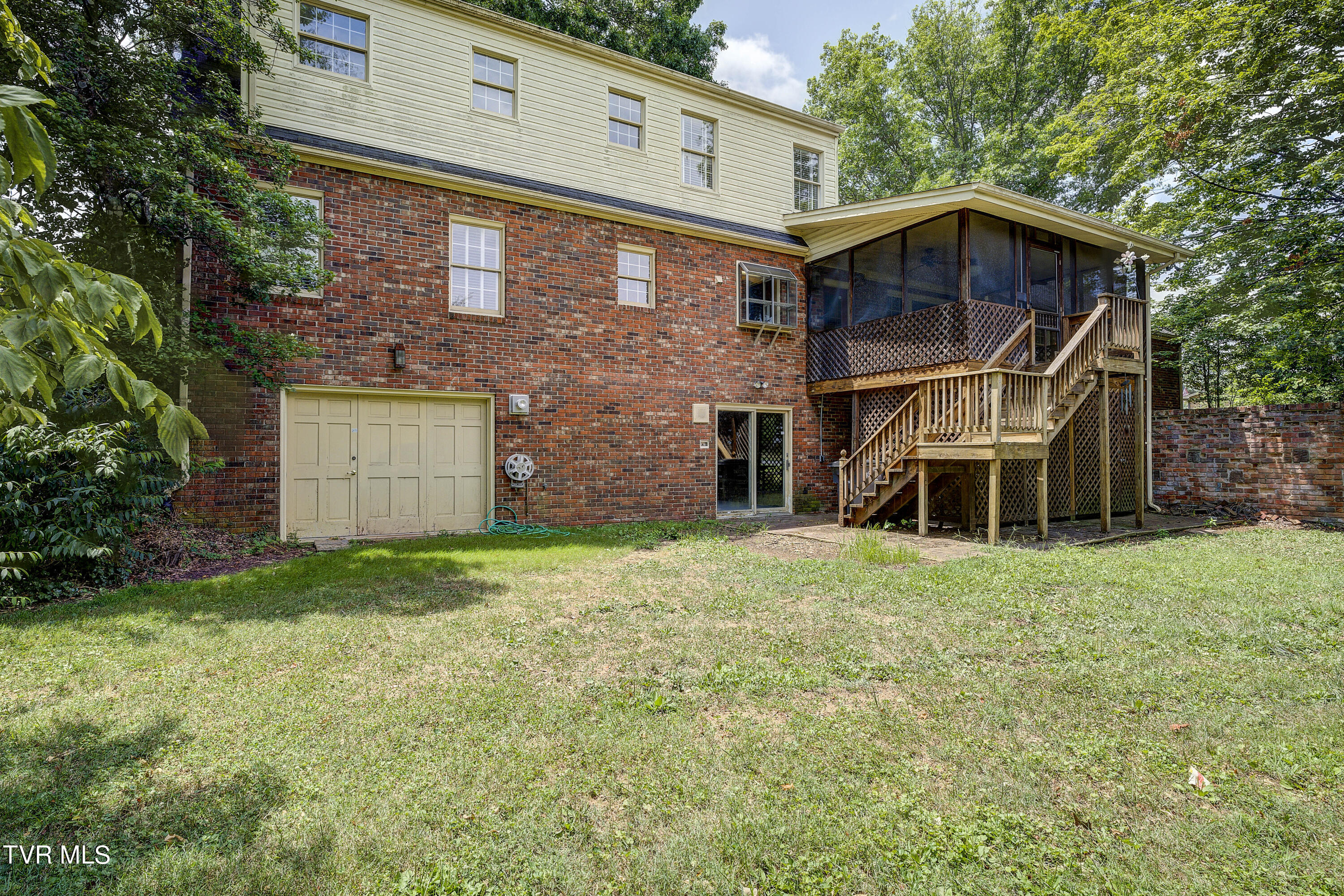 301 Coralwood Drive