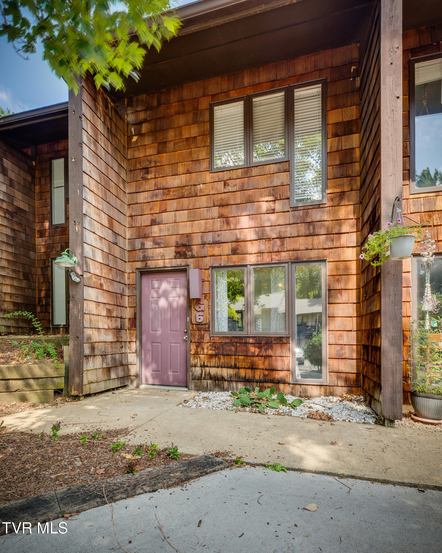 115 Beechnut Street, G6
