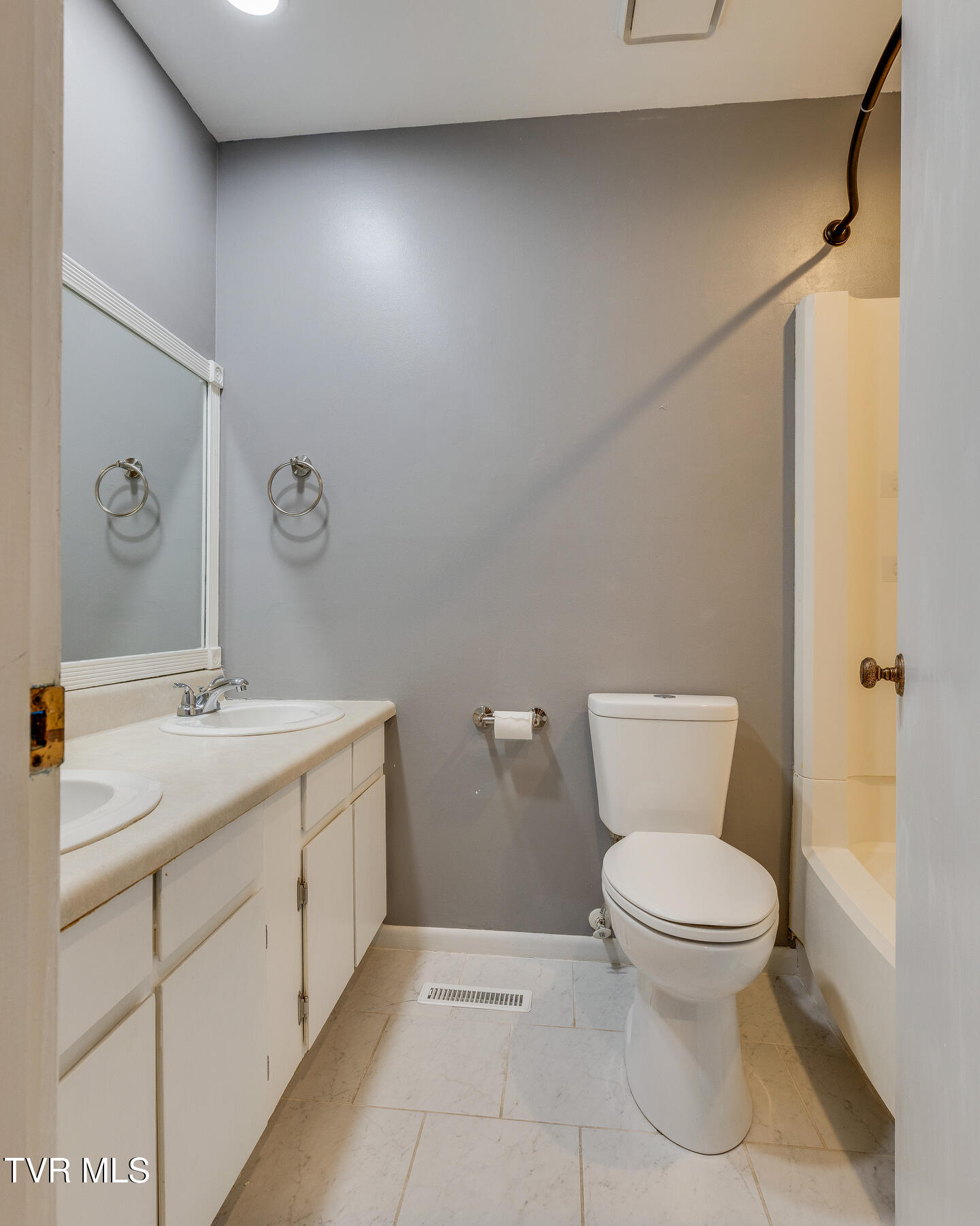 115 Beechnut Street, G6