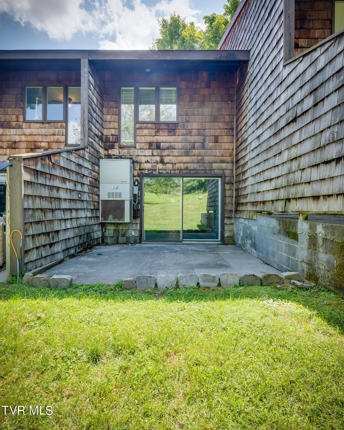 115 Beechnut Street, G6