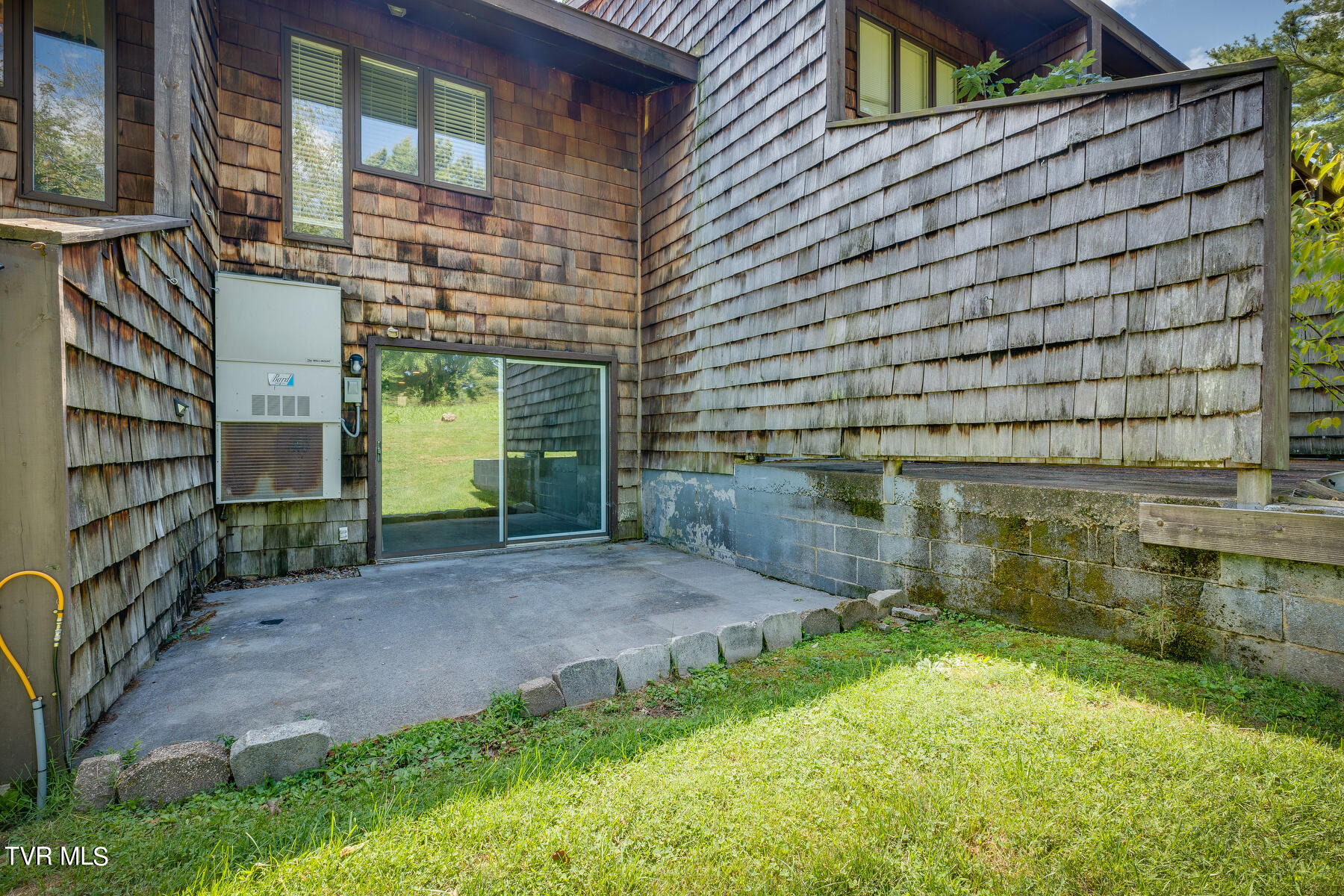 115 Beechnut Street, G6