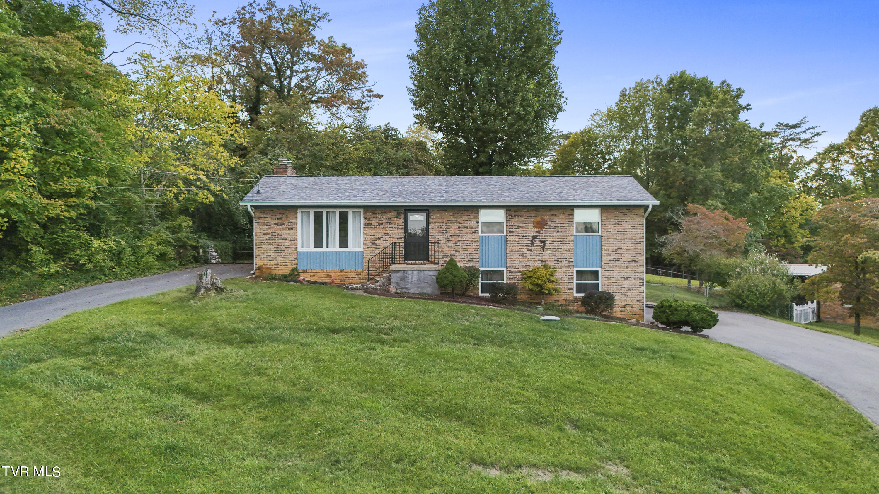 225 Royal Drive