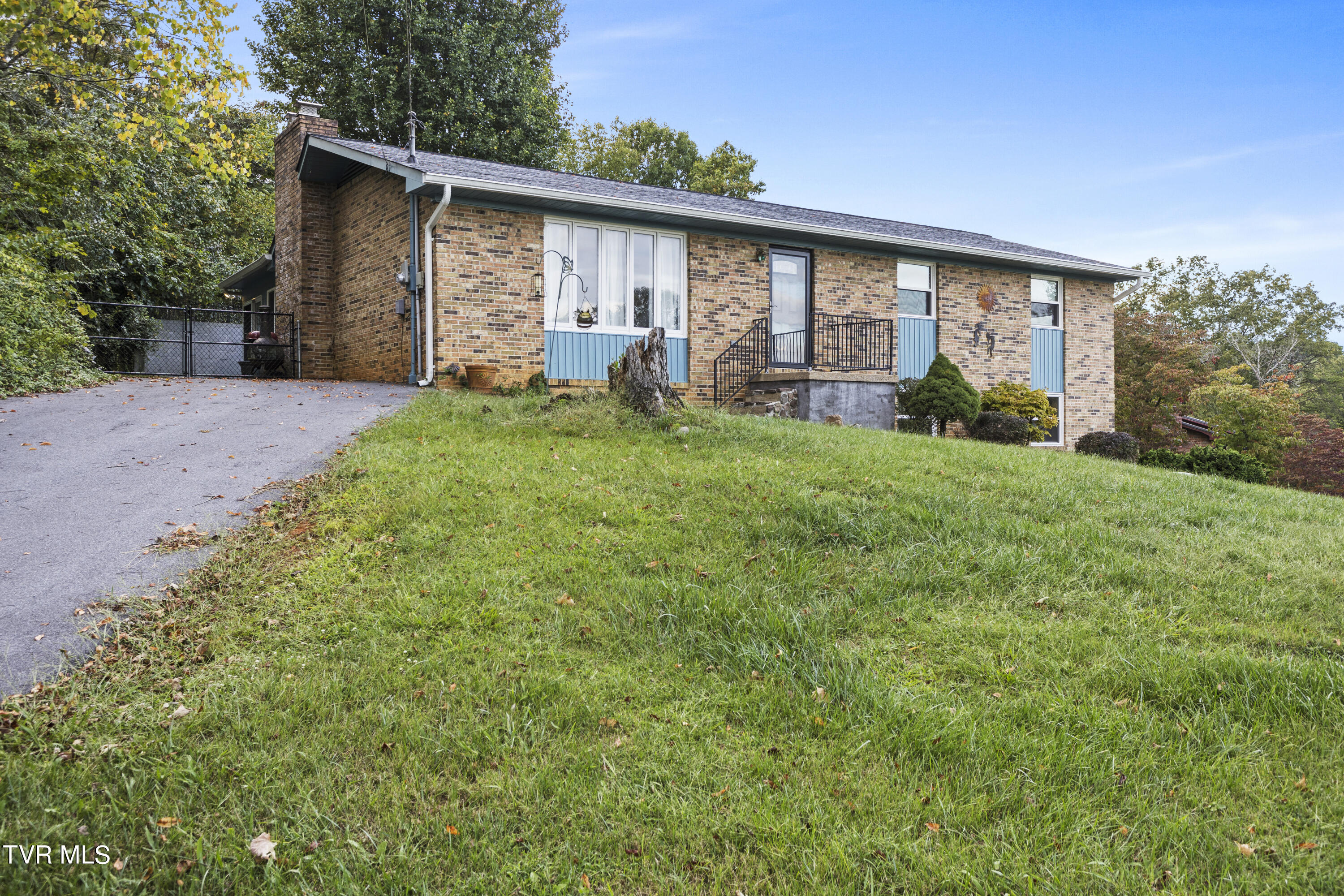 225 Royal Drive