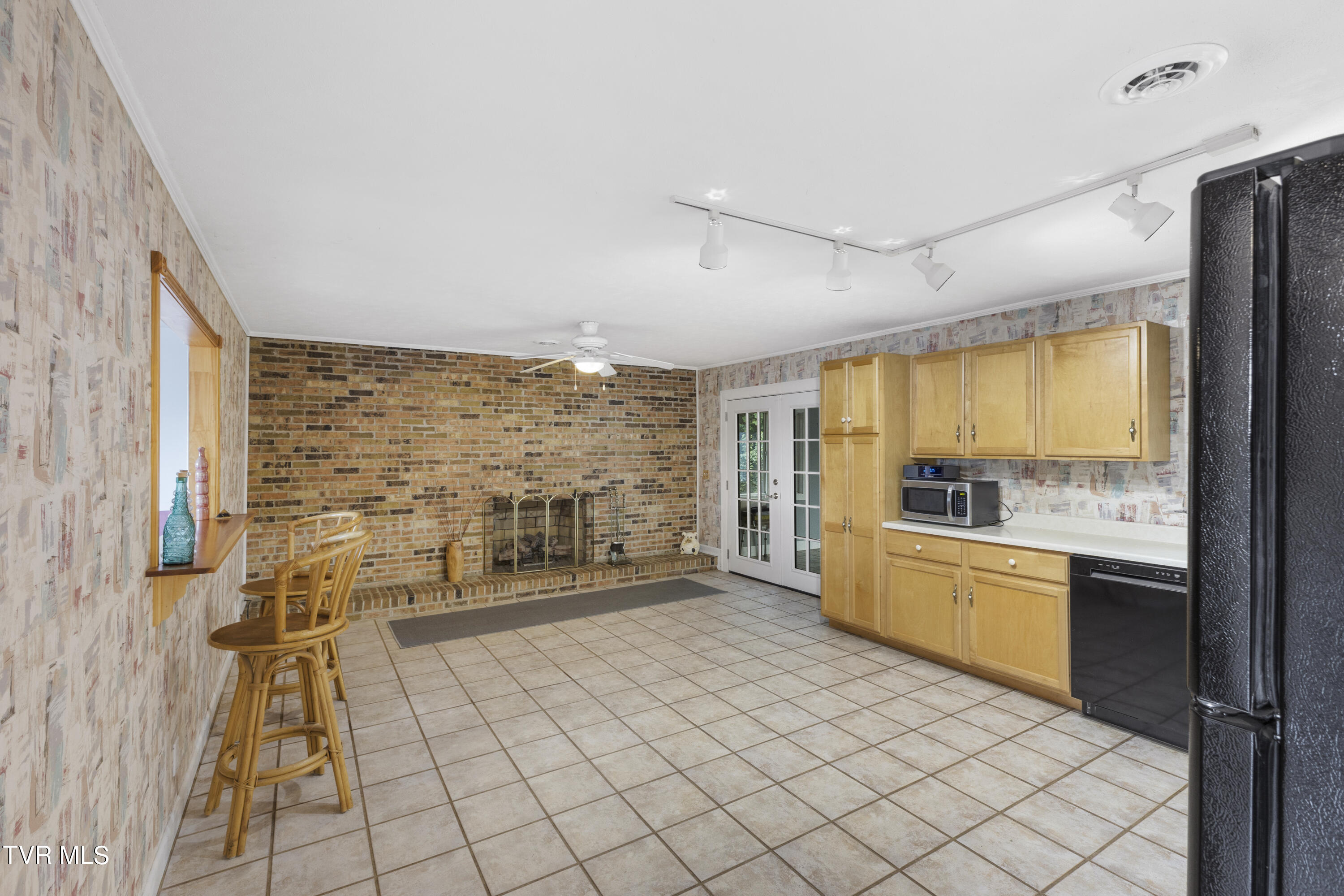 225 Royal Drive