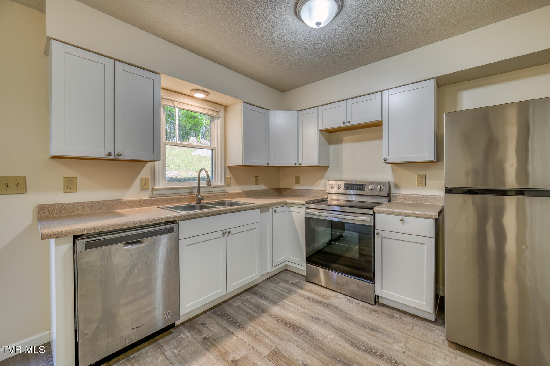 225 Huckleberry Road, 2