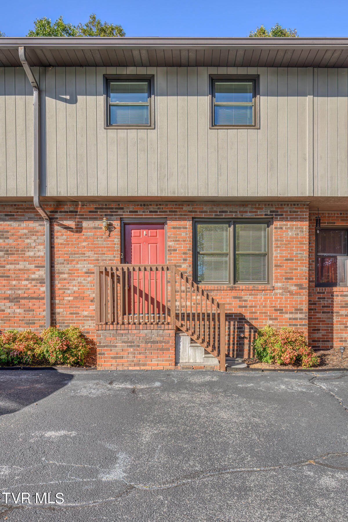 225 Huckleberry Road, 2