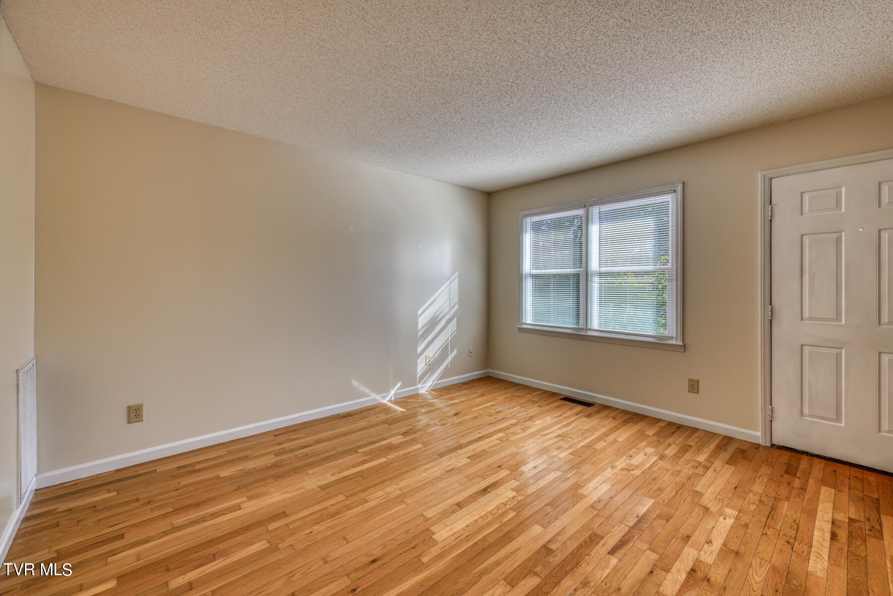 225 Huckleberry Road, 2