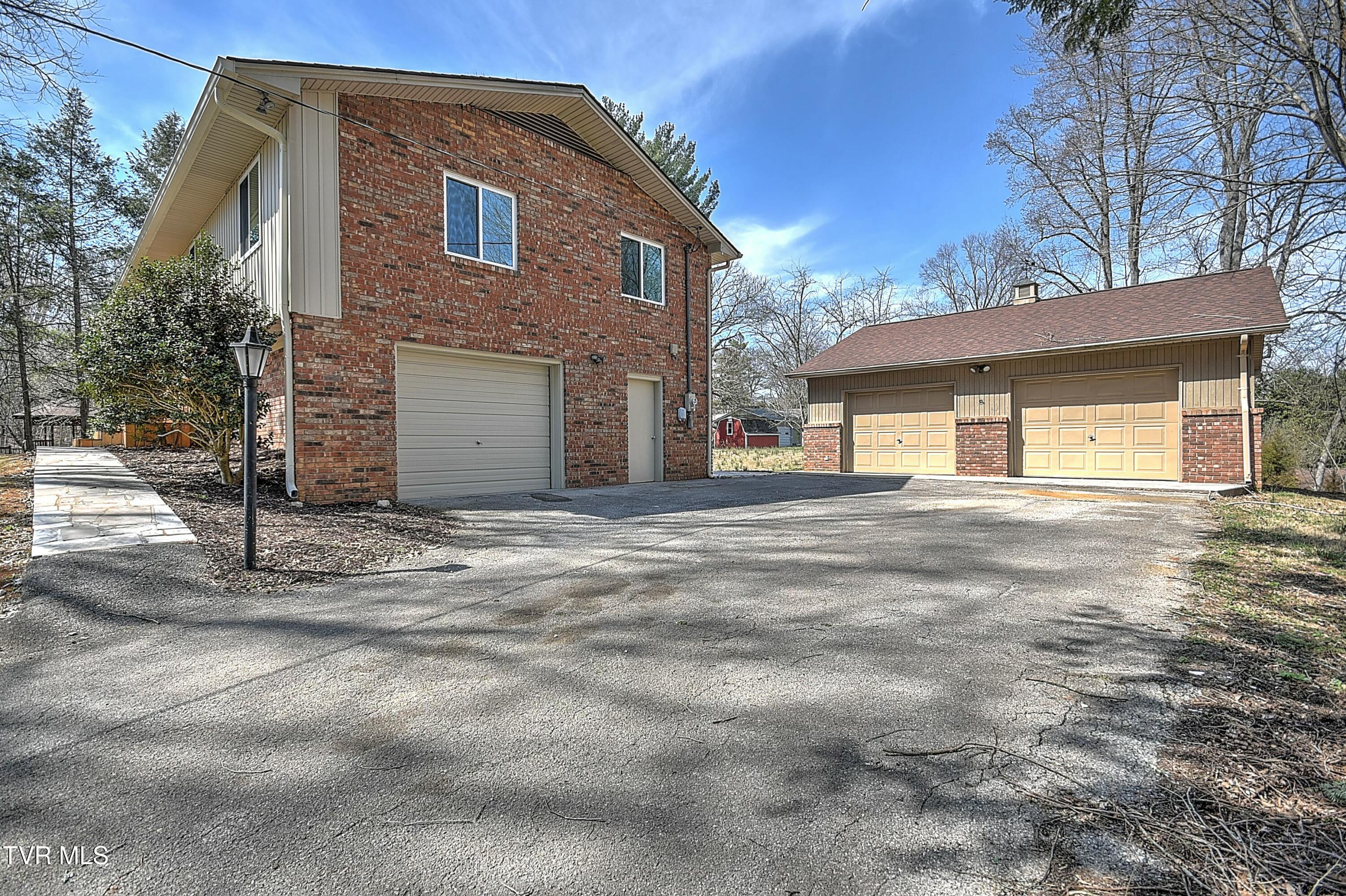 203 Windmere Place