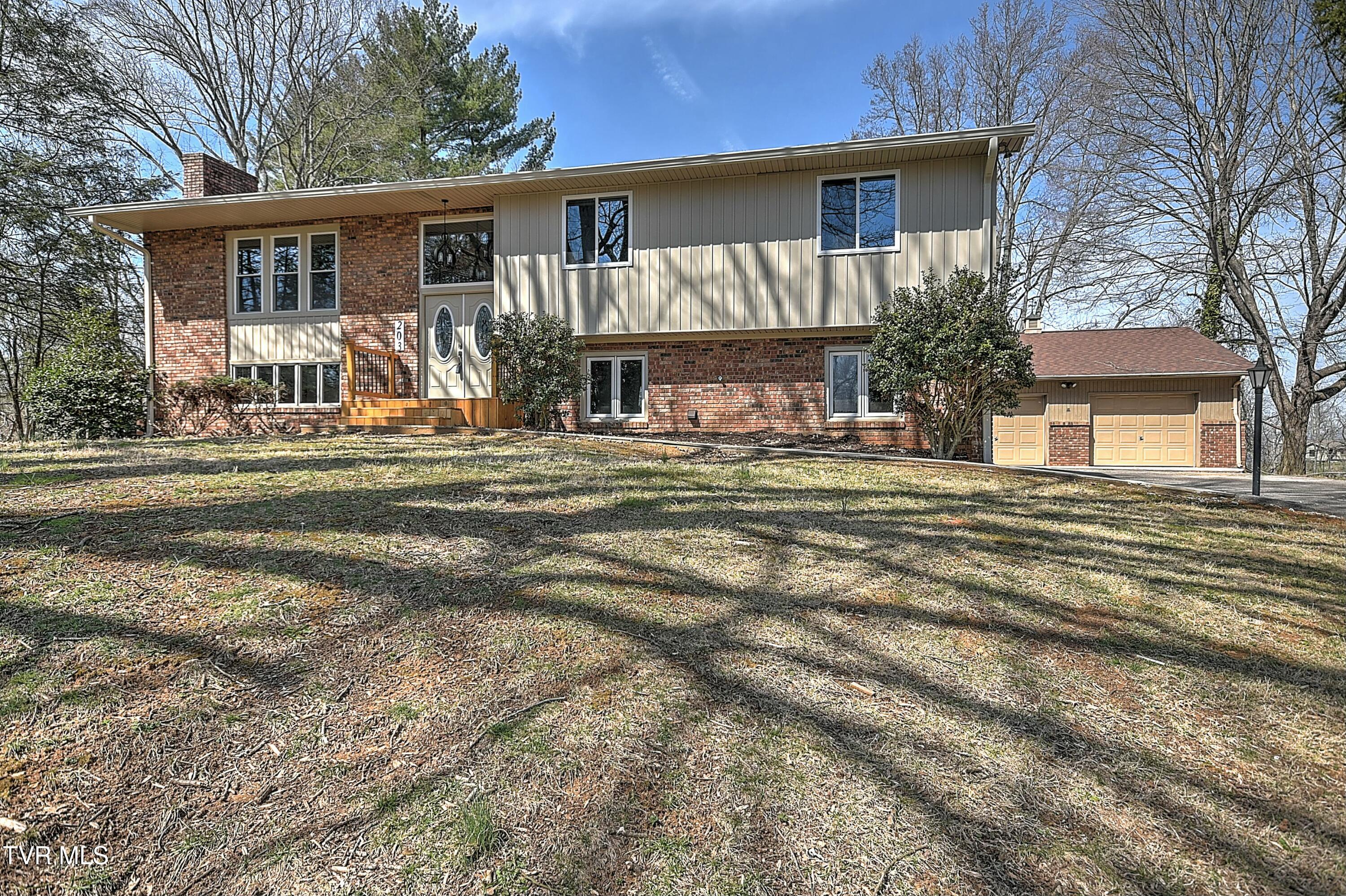 203 Windmere Place