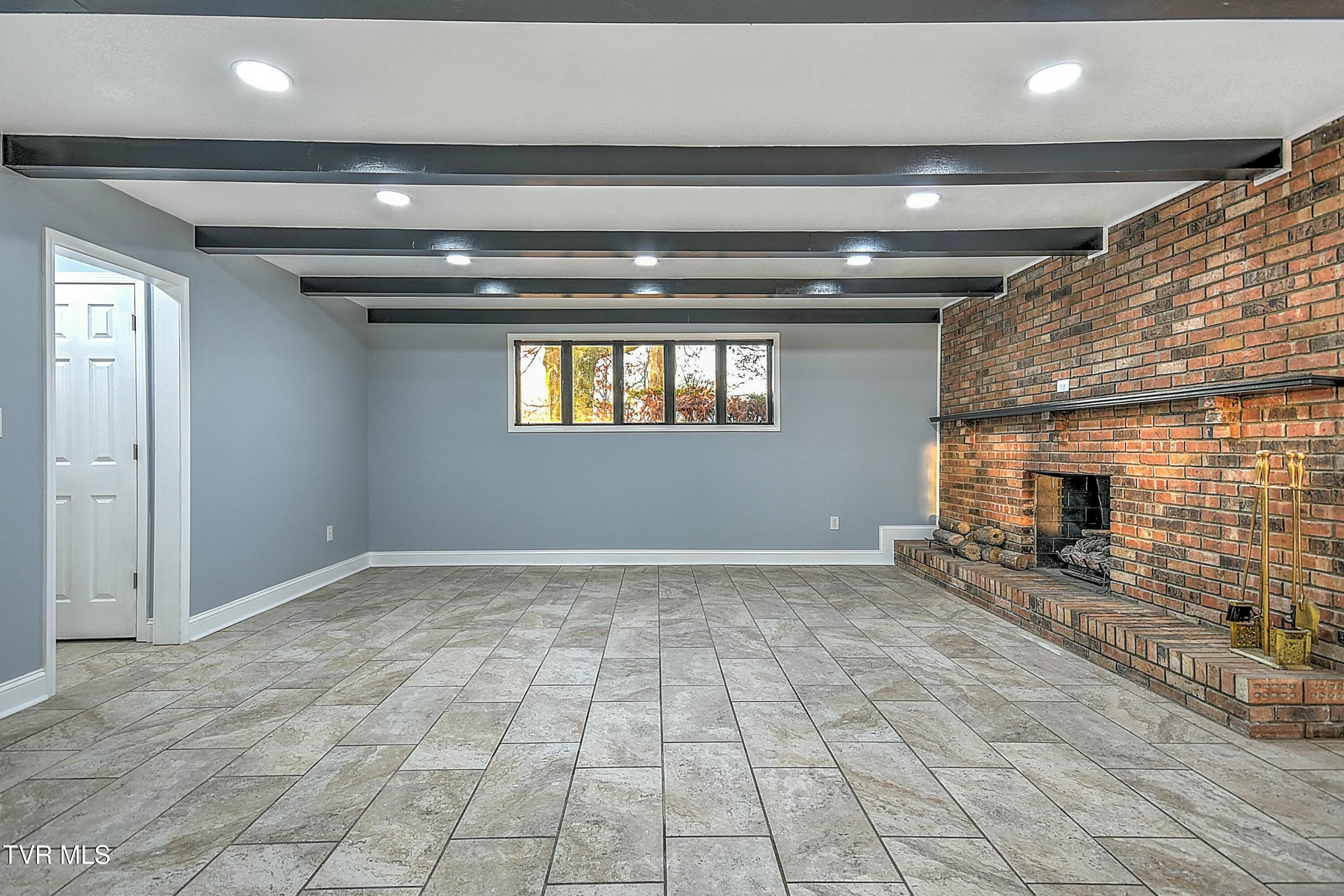 203 Windmere Place