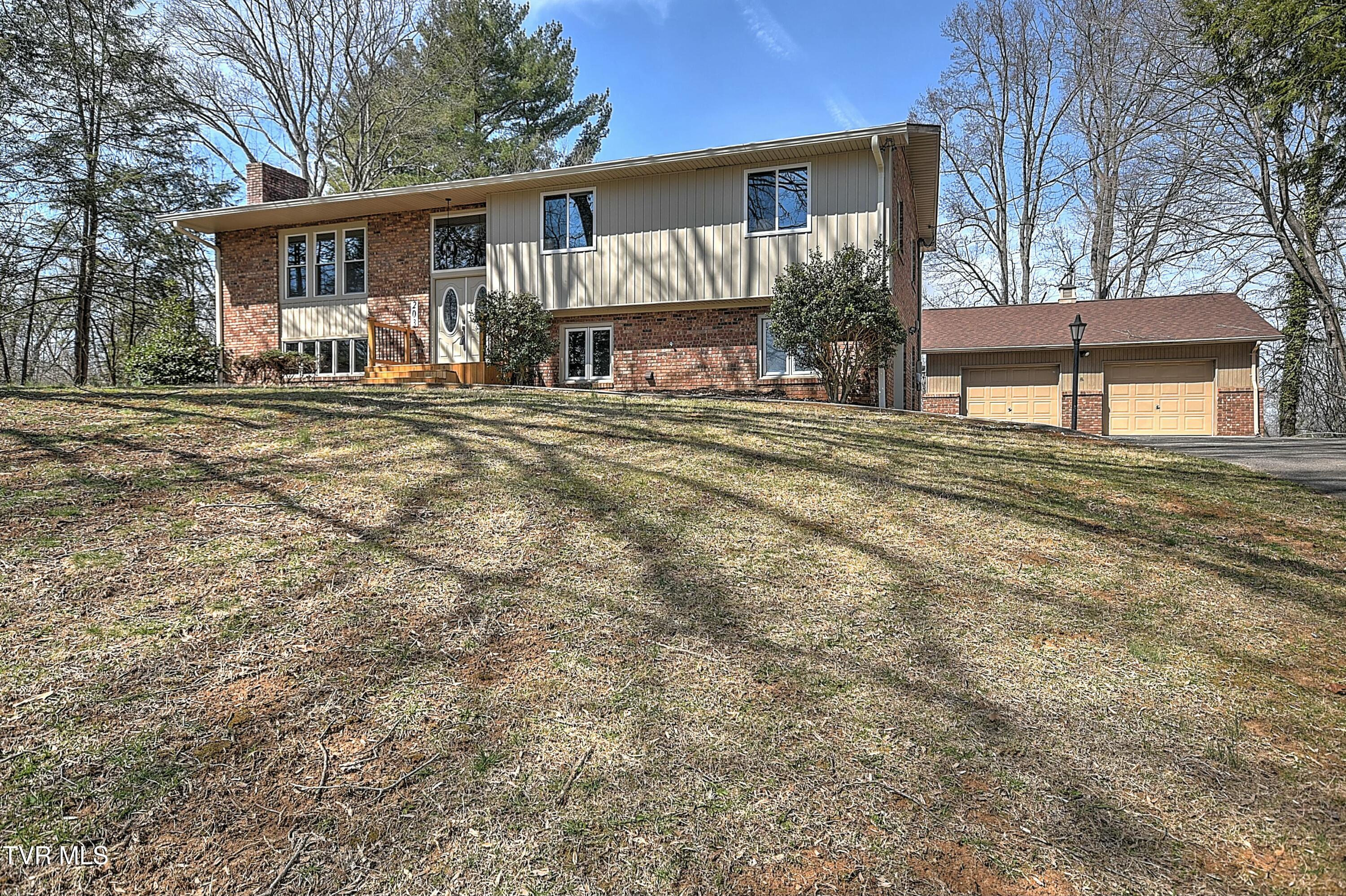 203 Windmere Place