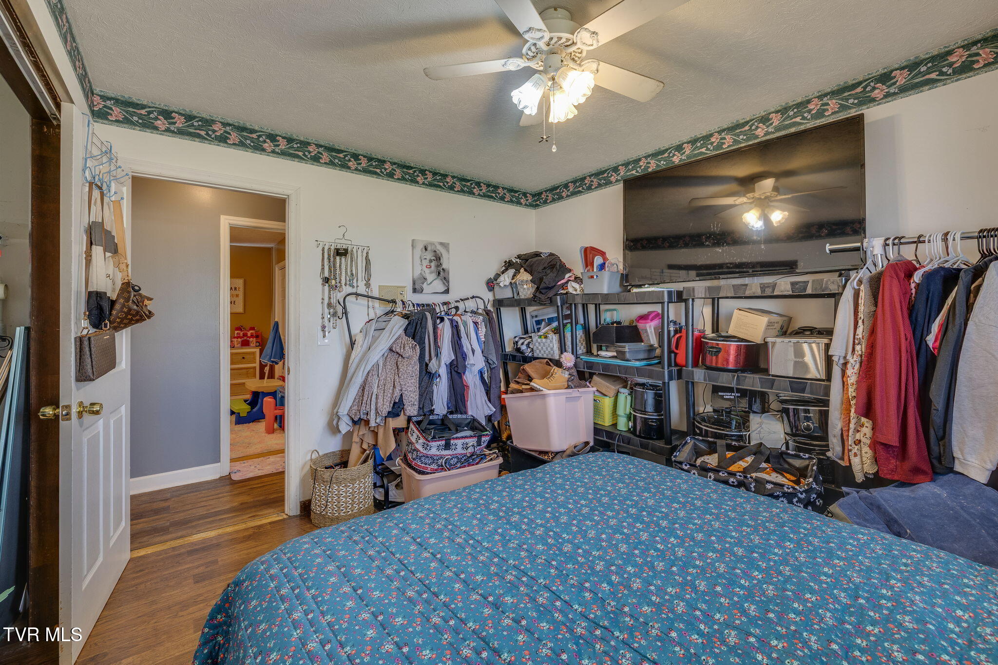 128 Manchester Place