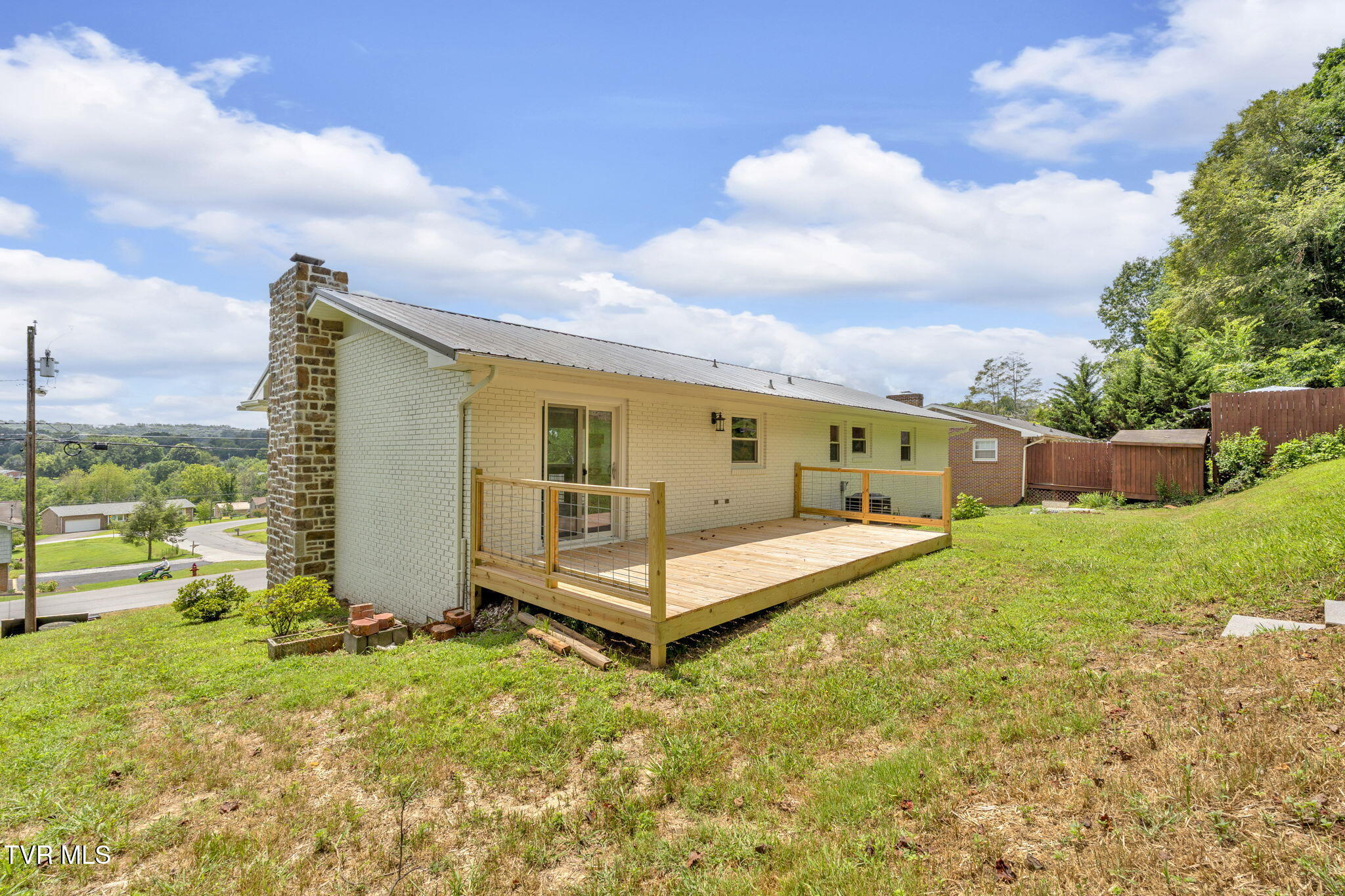640 Foothills Road