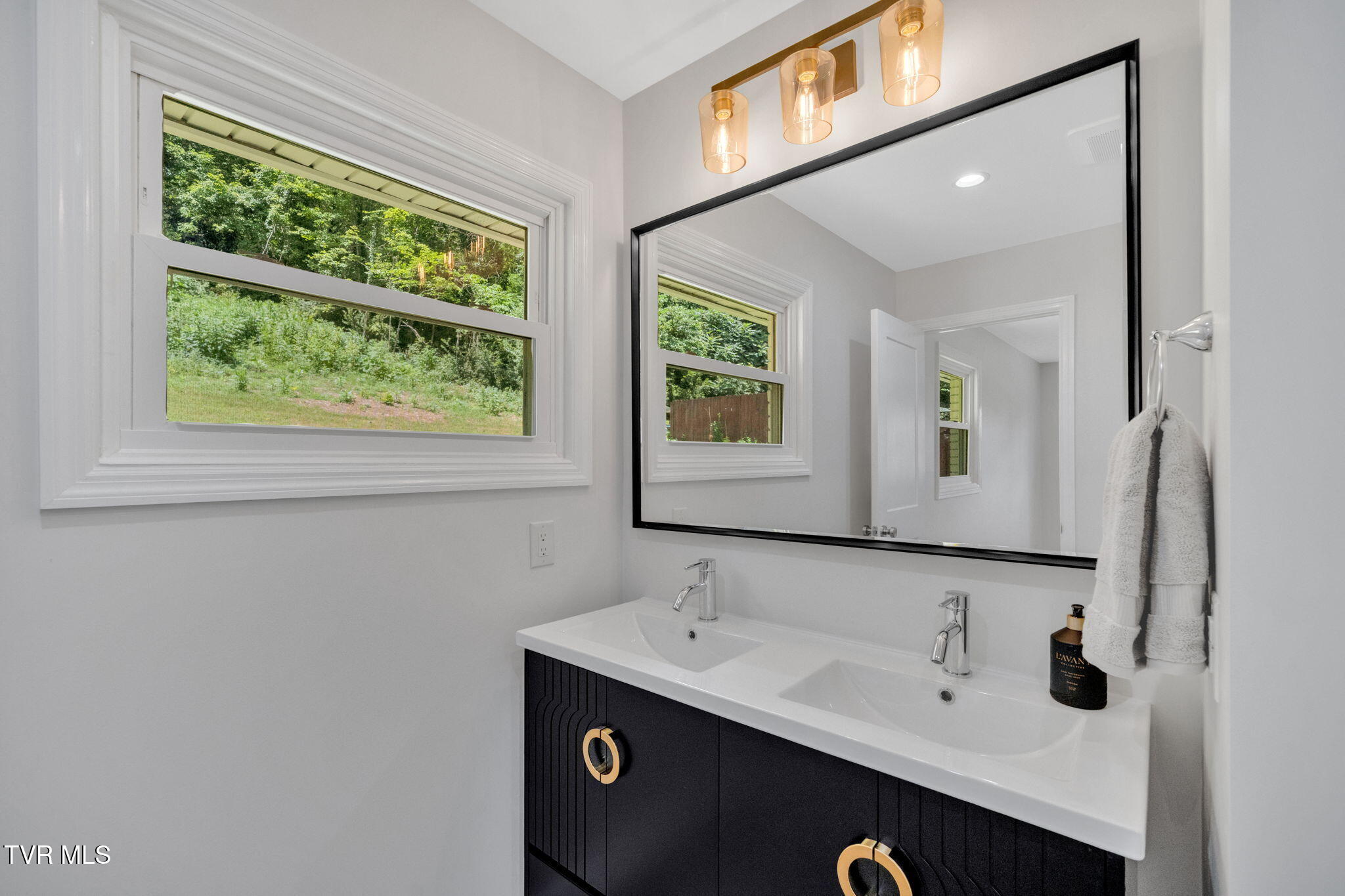 640 Foothills Road