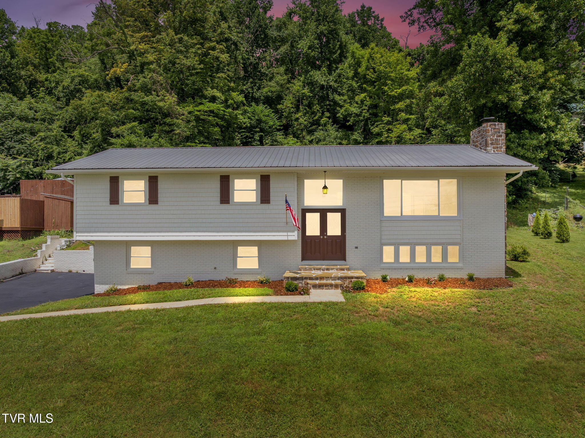640 Foothills Road