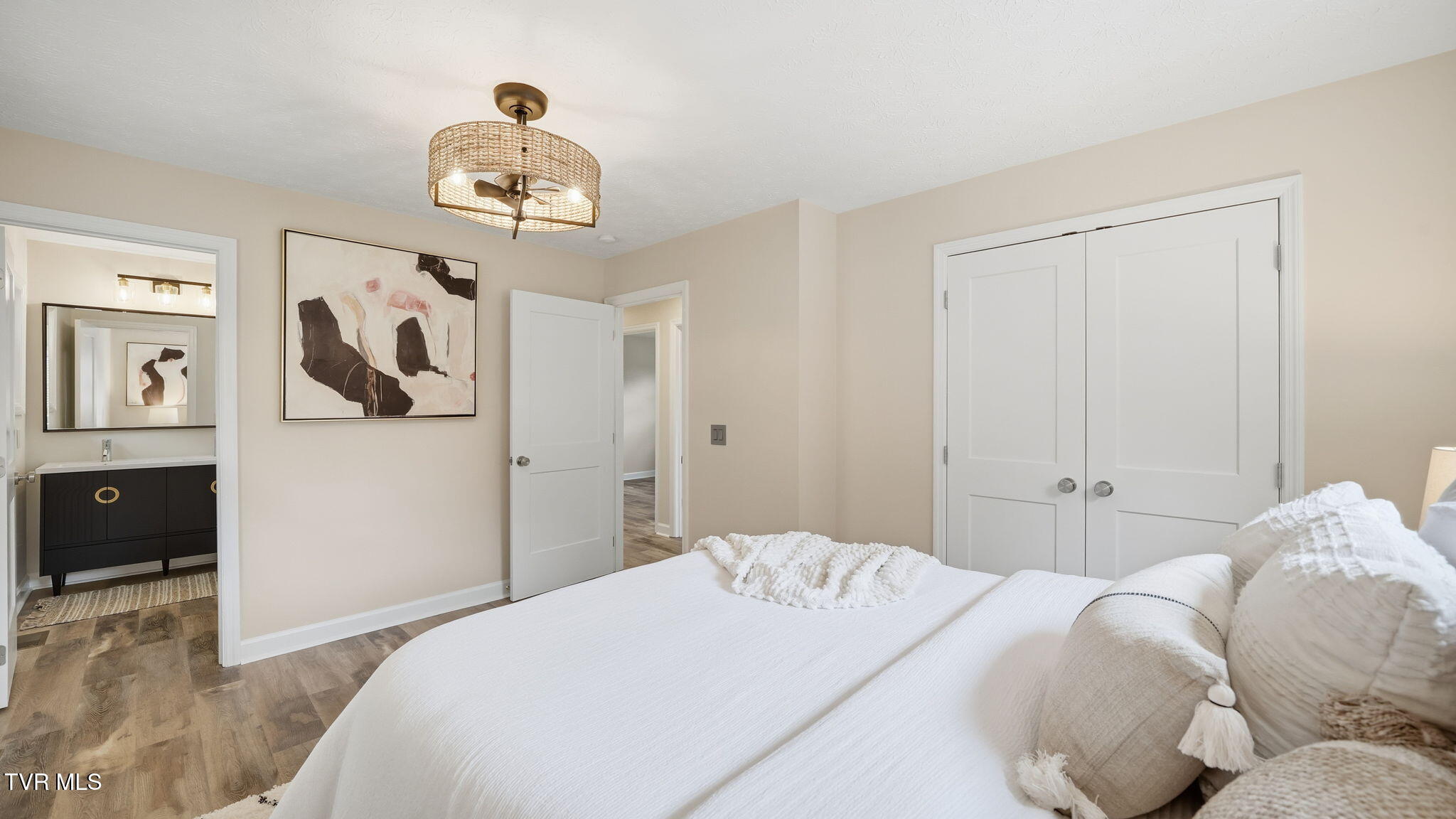 640 Foothills Road