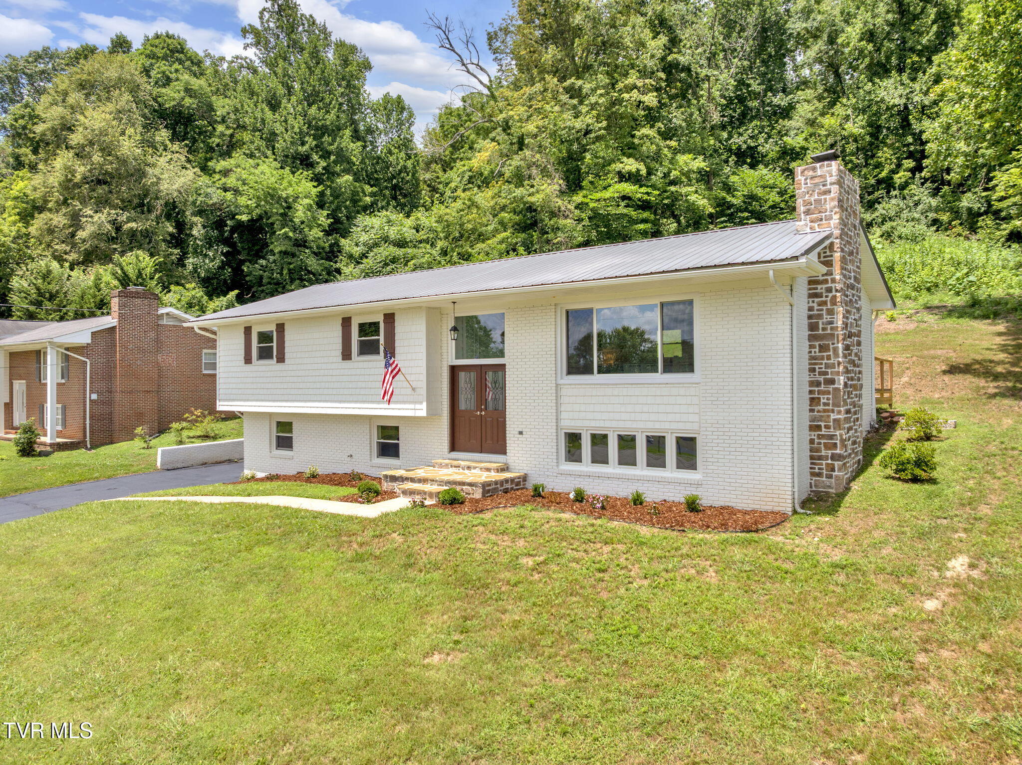 640 Foothills Road