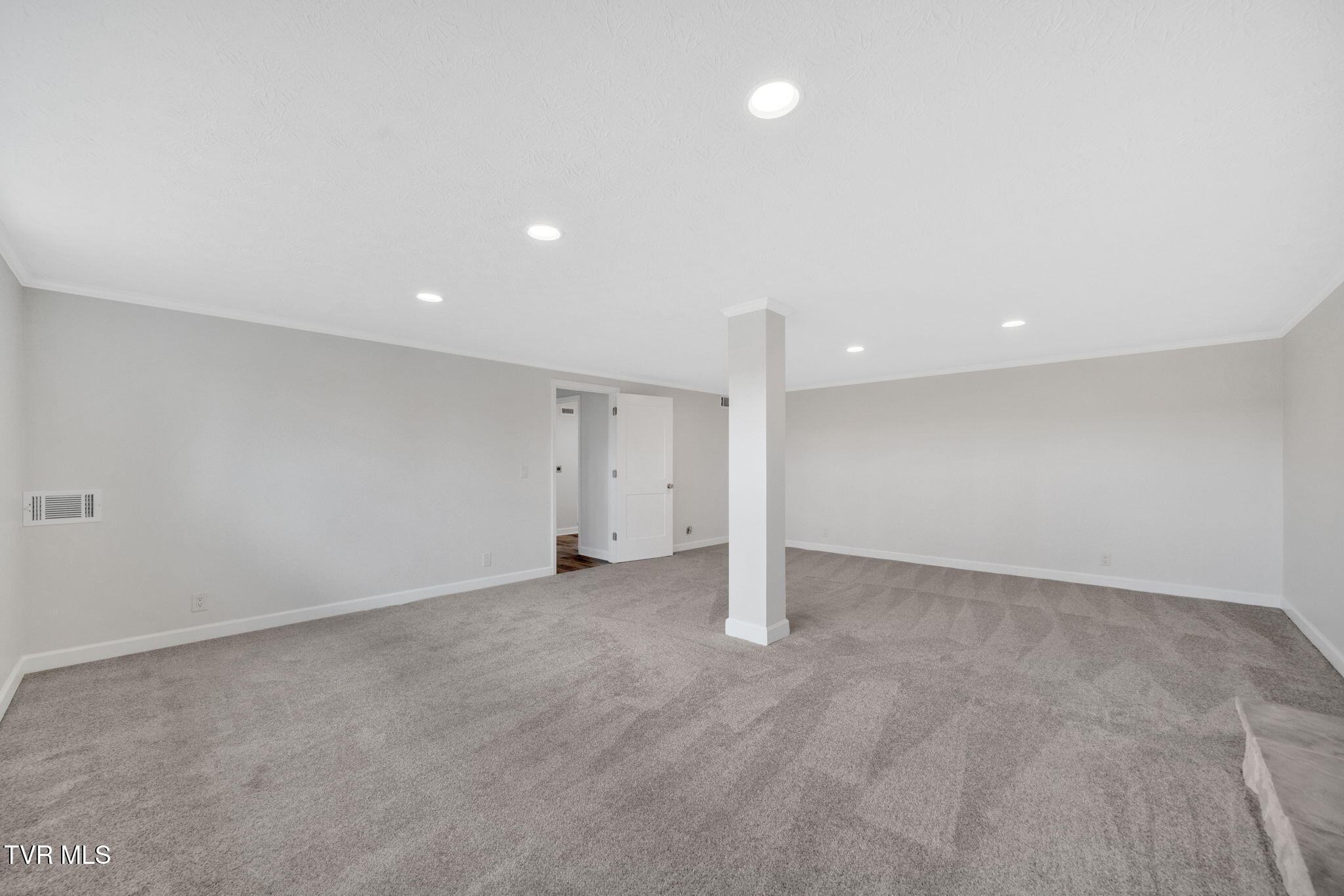 640 Foothills Road