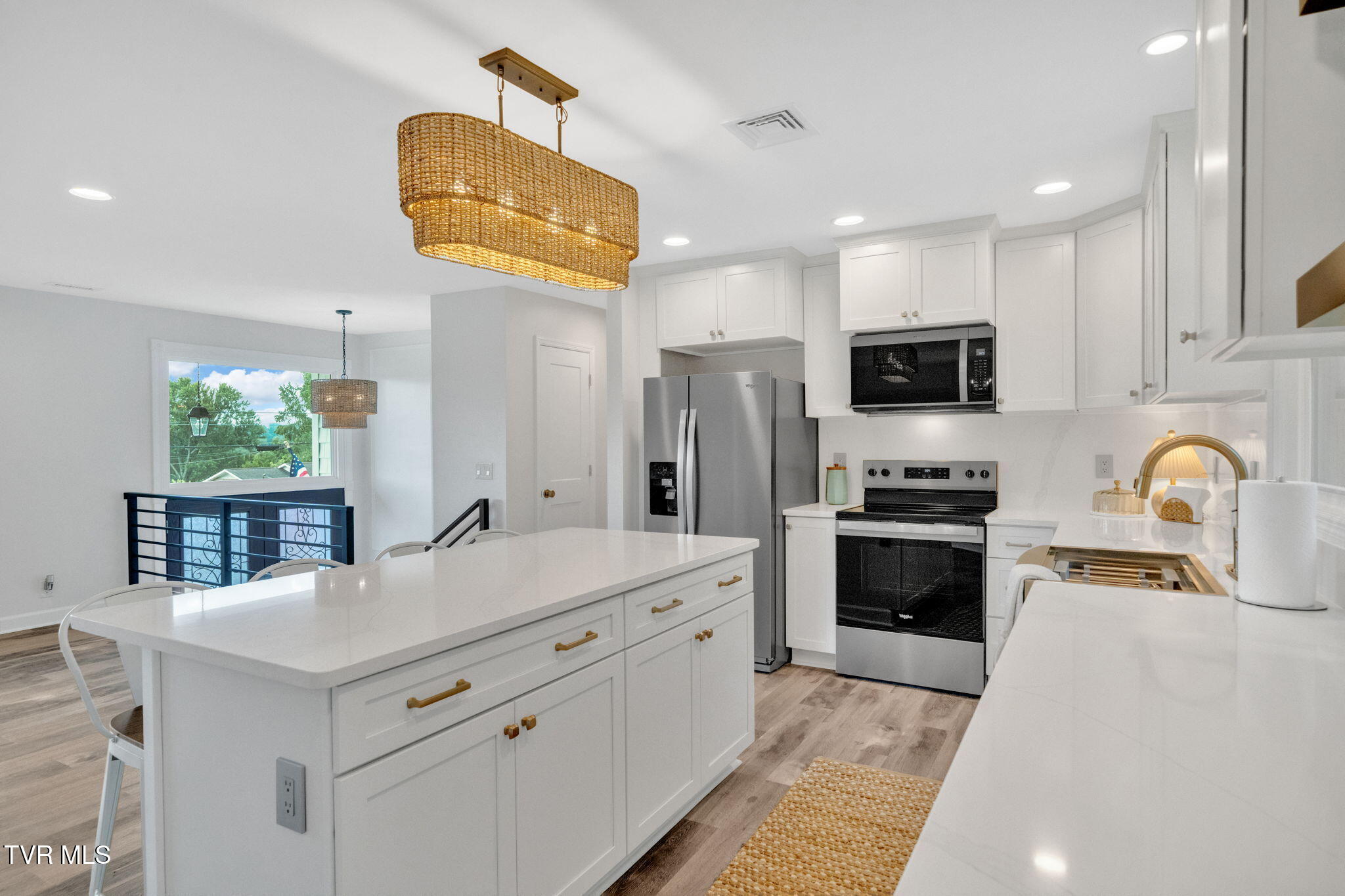 640 Foothills Road