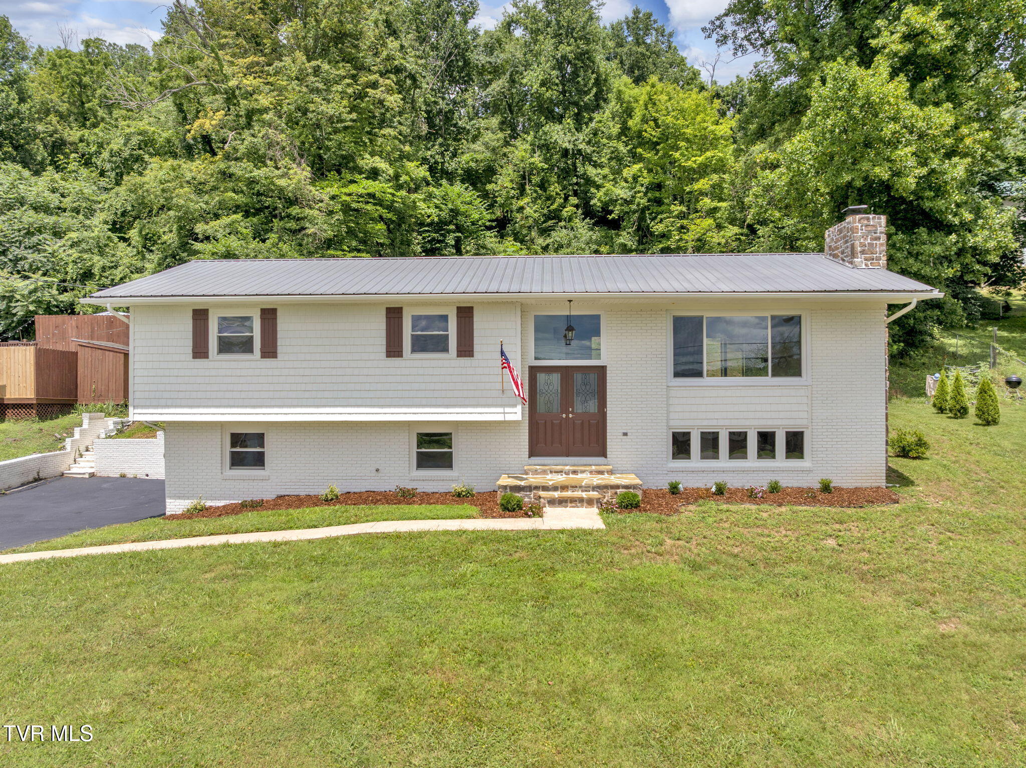 640 Foothills Road