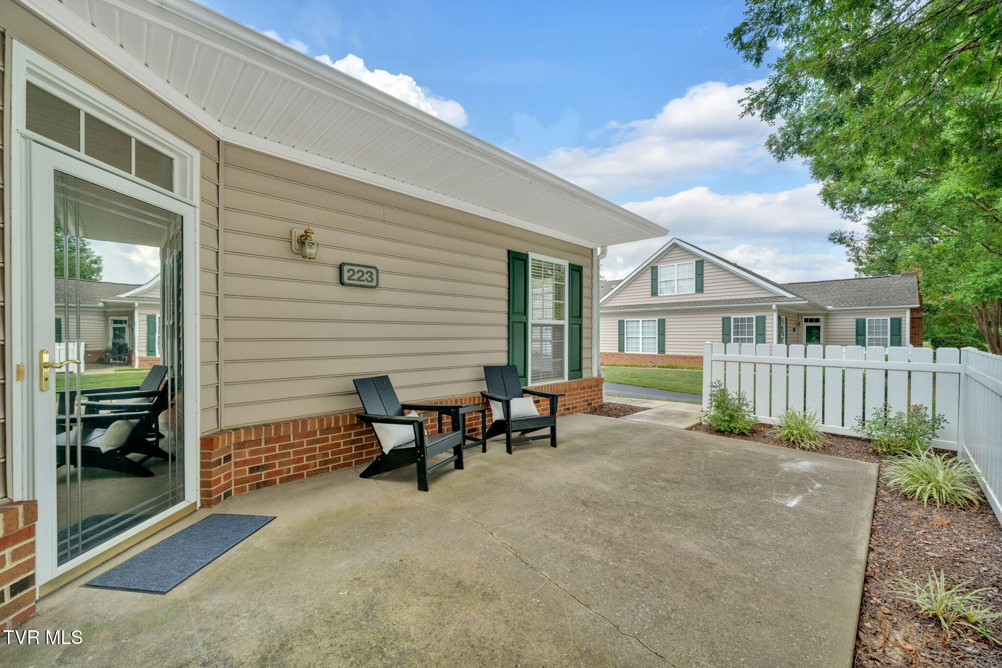 223 Avonlea Place