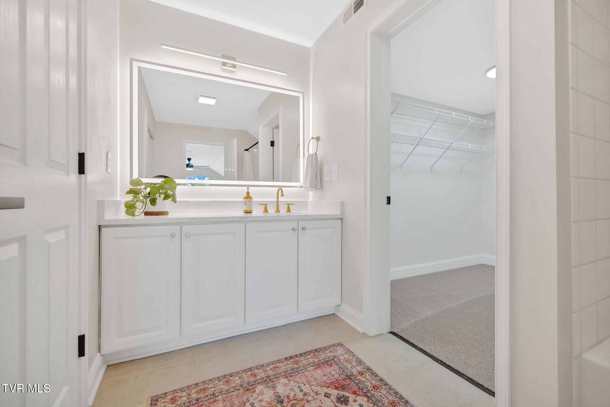 223 Avonlea Place