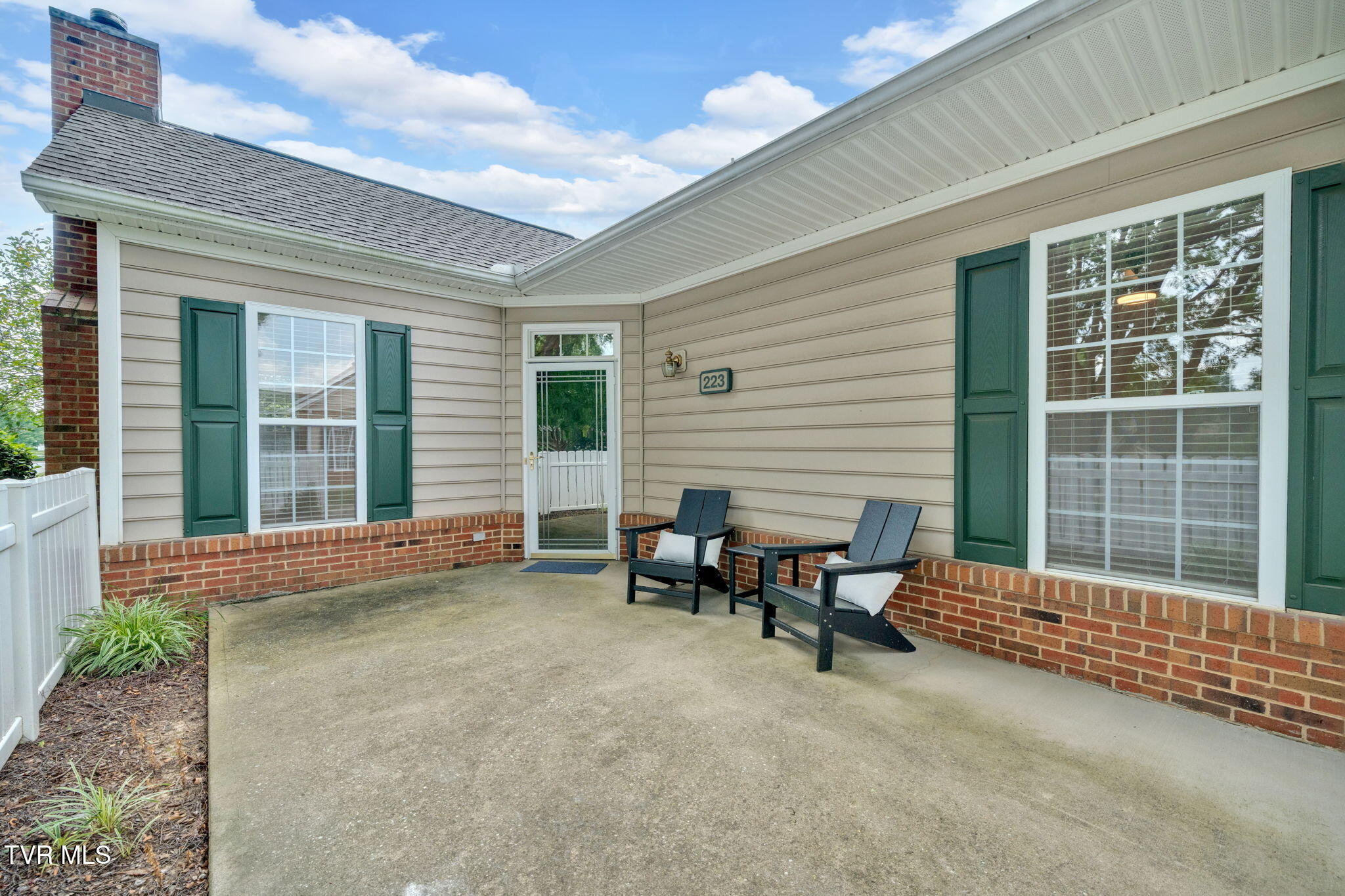 223 Avonlea Place
