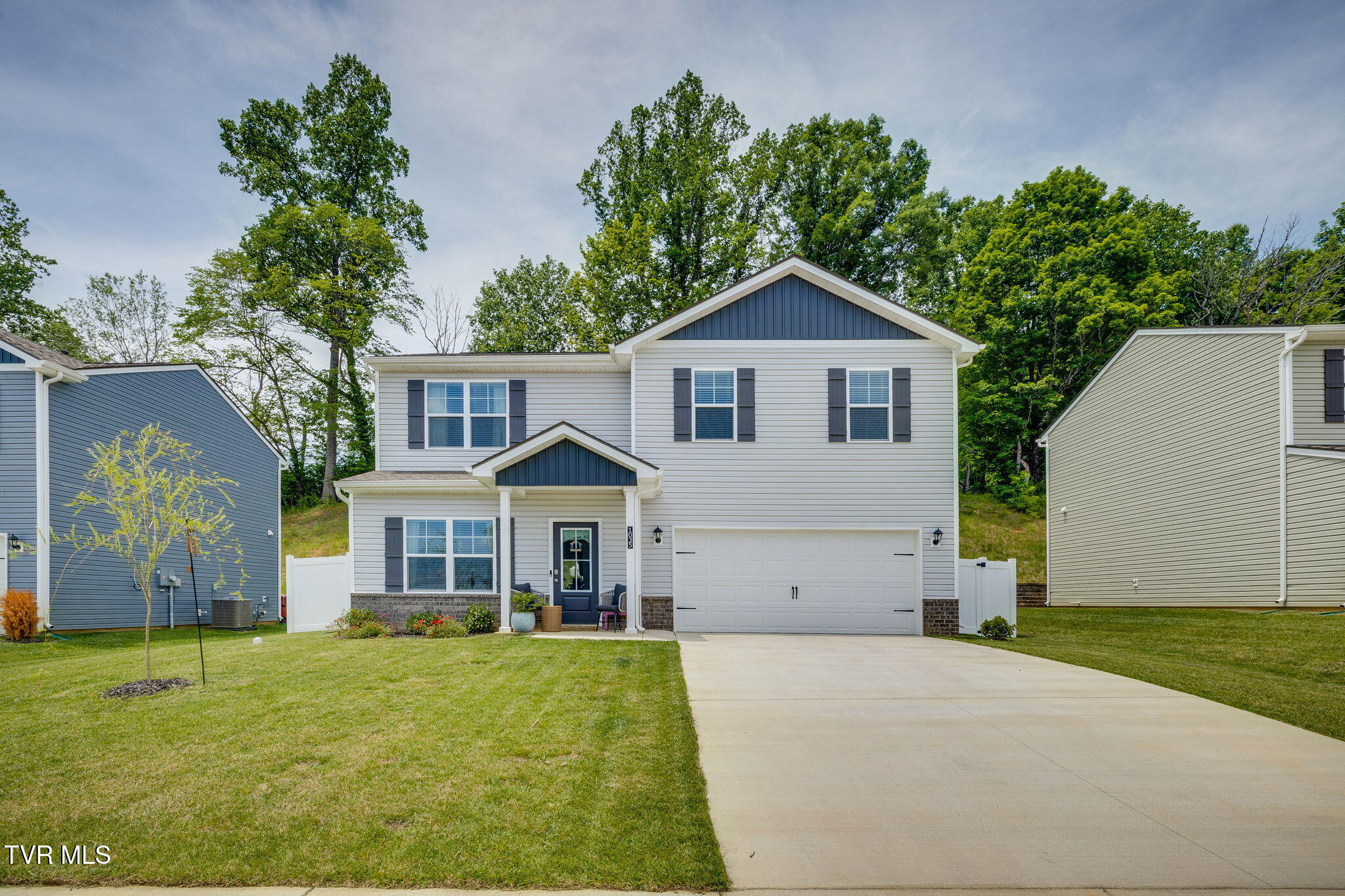 1035 Tomahawk Terrace