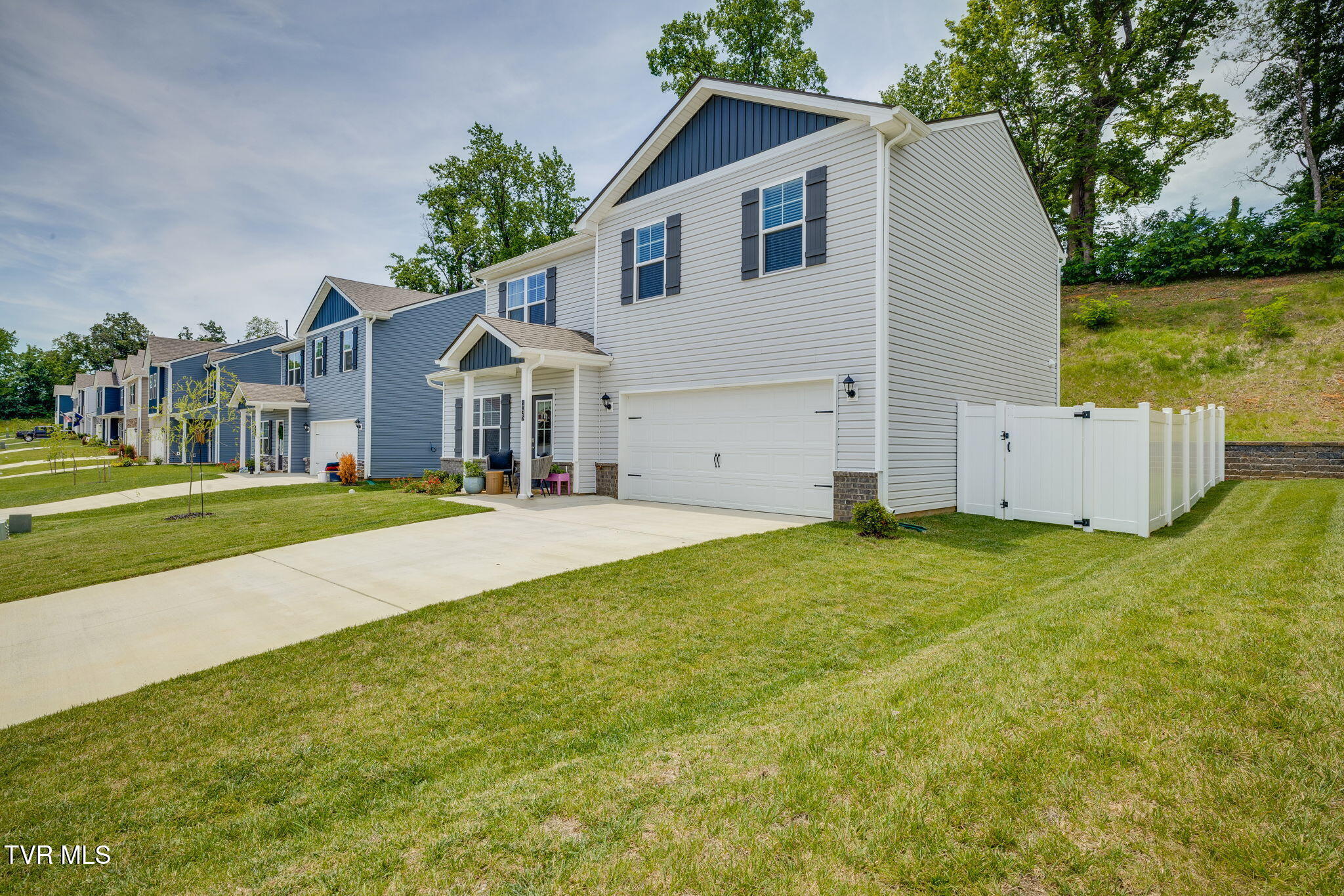 1035 Tomahawk Terrace