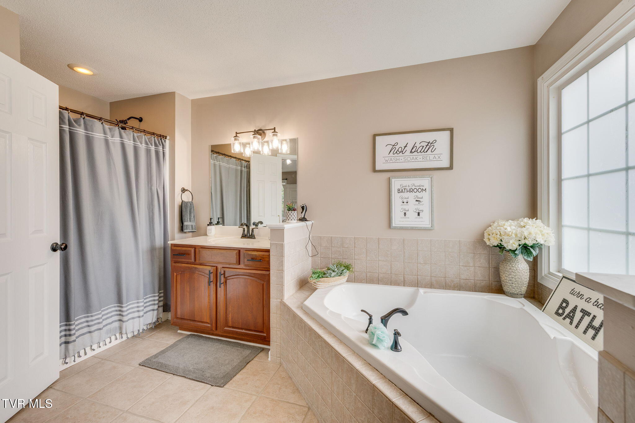 1212 Fiddlers Way