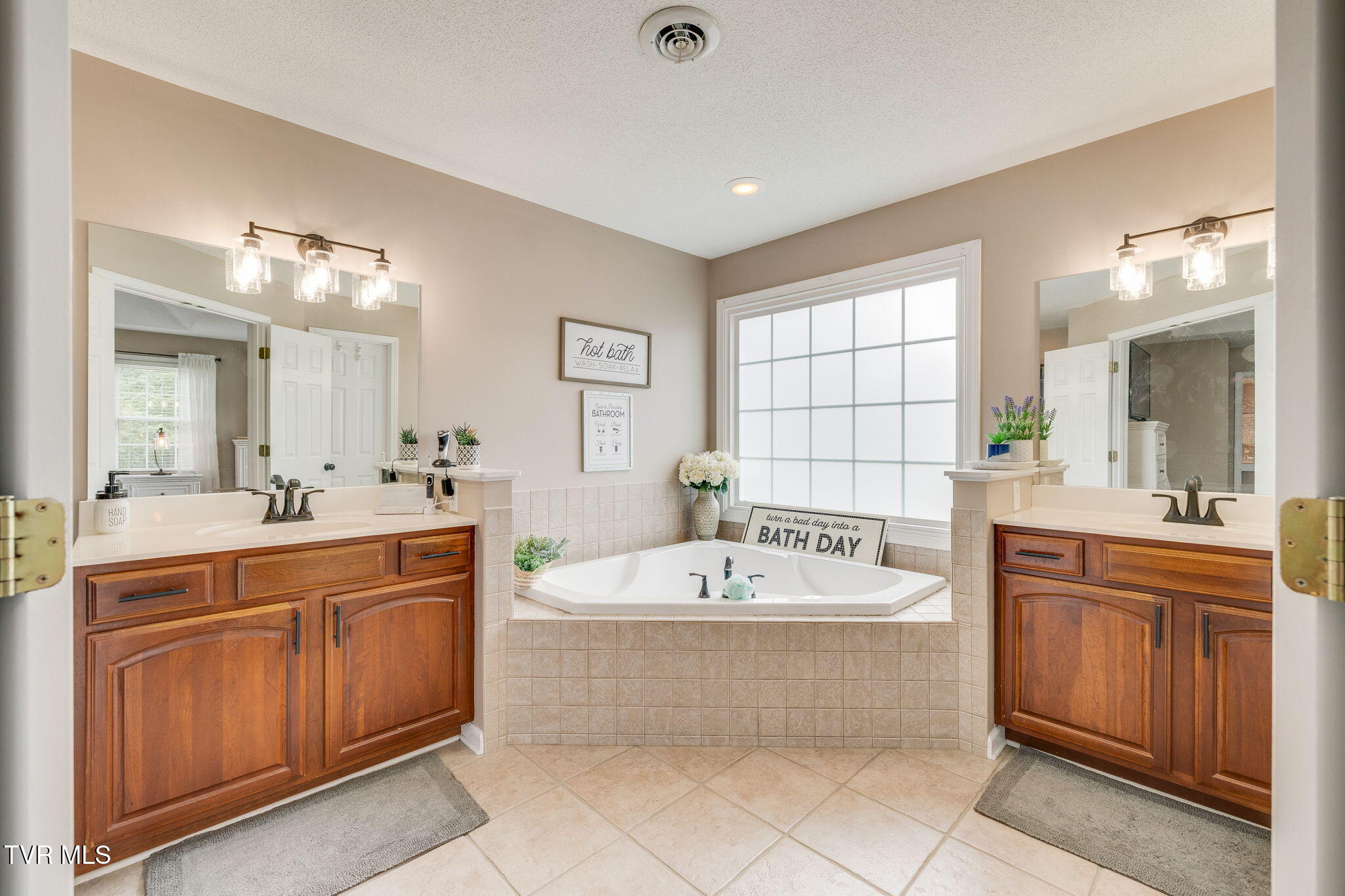 1212 Fiddlers Way