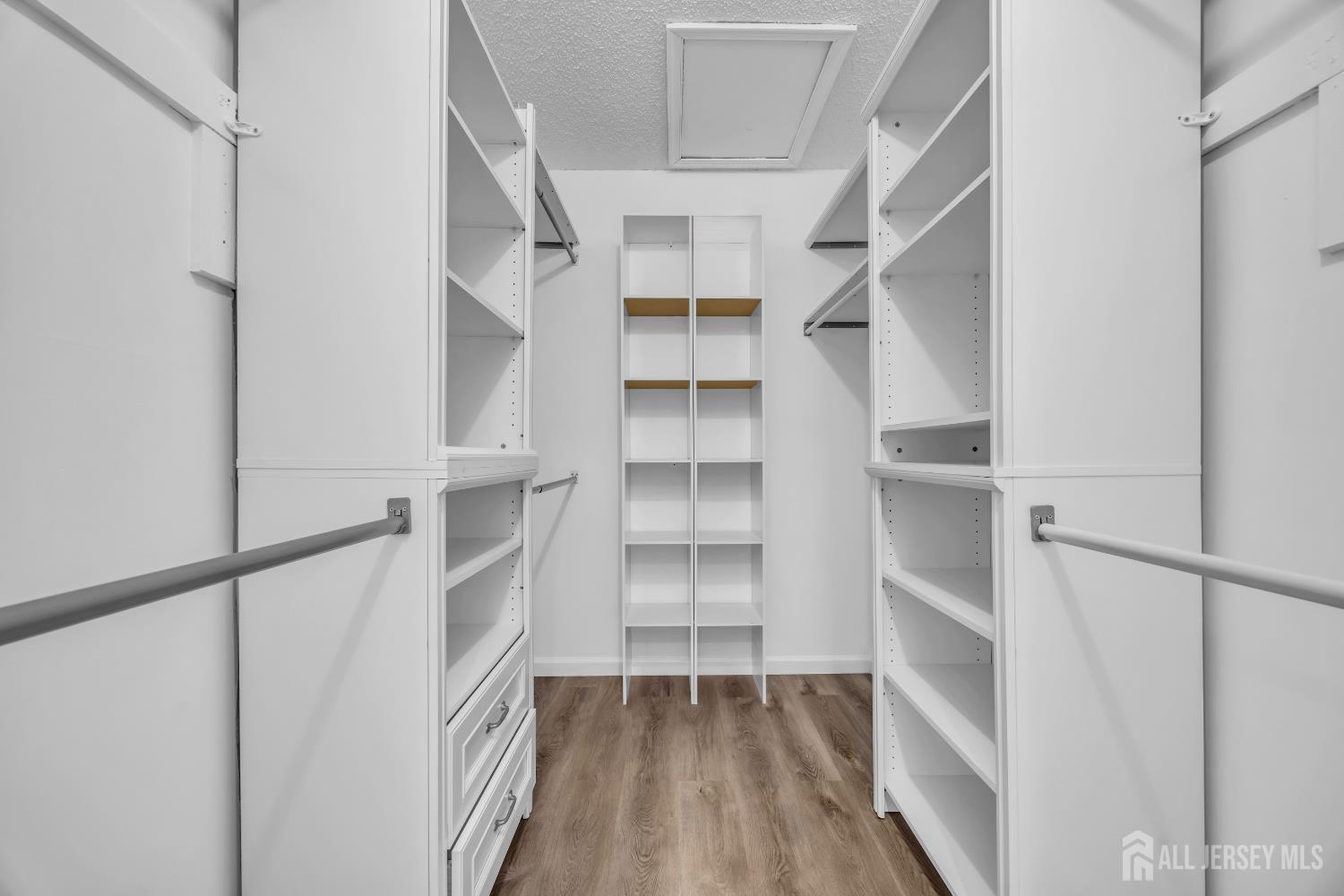 22 ARTHUR GLICK Boulevard