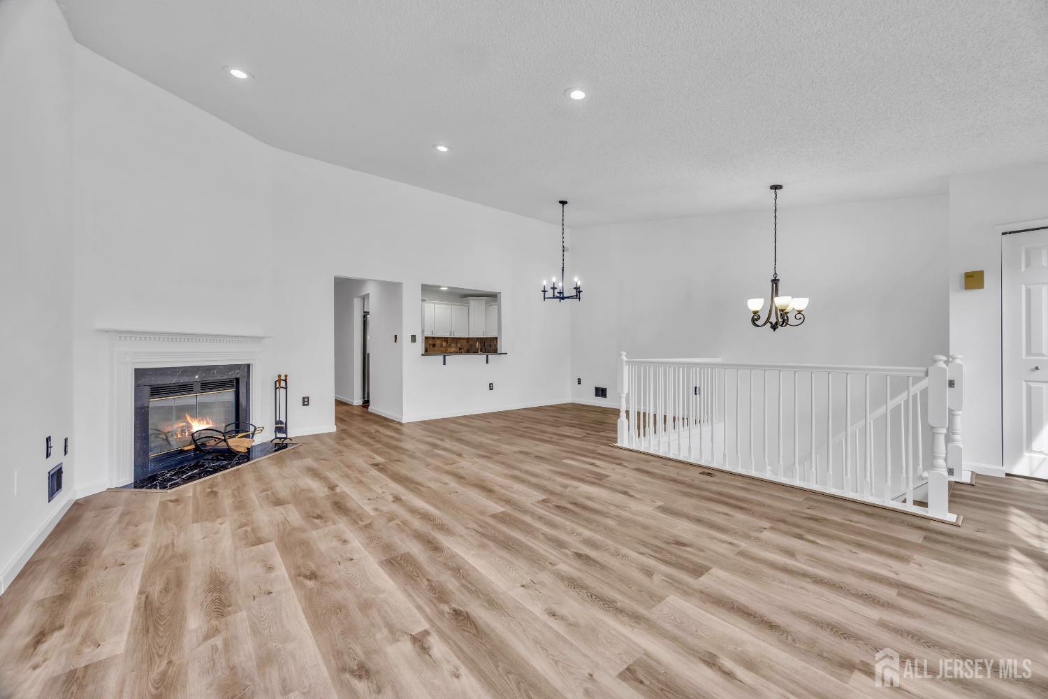 22 ARTHUR GLICK Boulevard