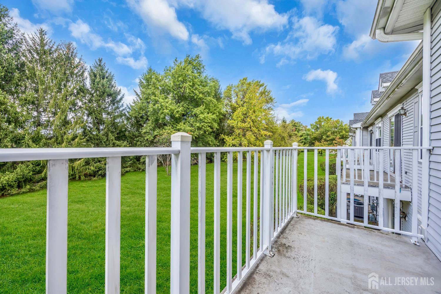 22 ARTHUR GLICK Boulevard