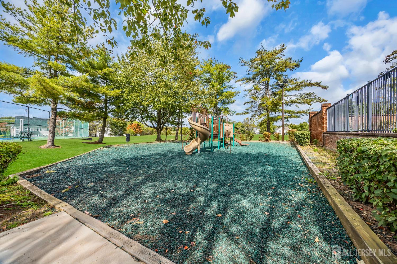 22 ARTHUR GLICK Boulevard