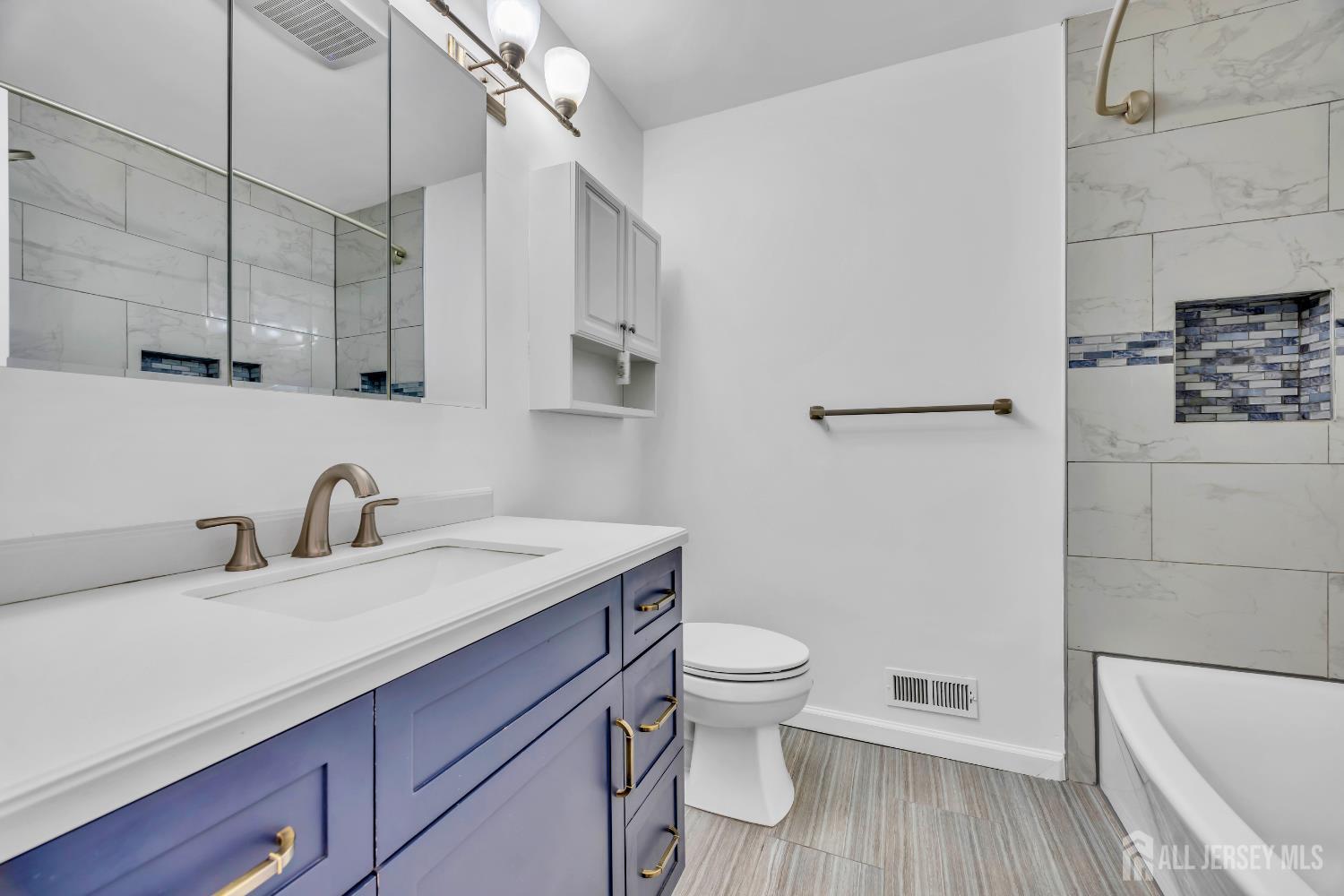 22 ARTHUR GLICK Boulevard