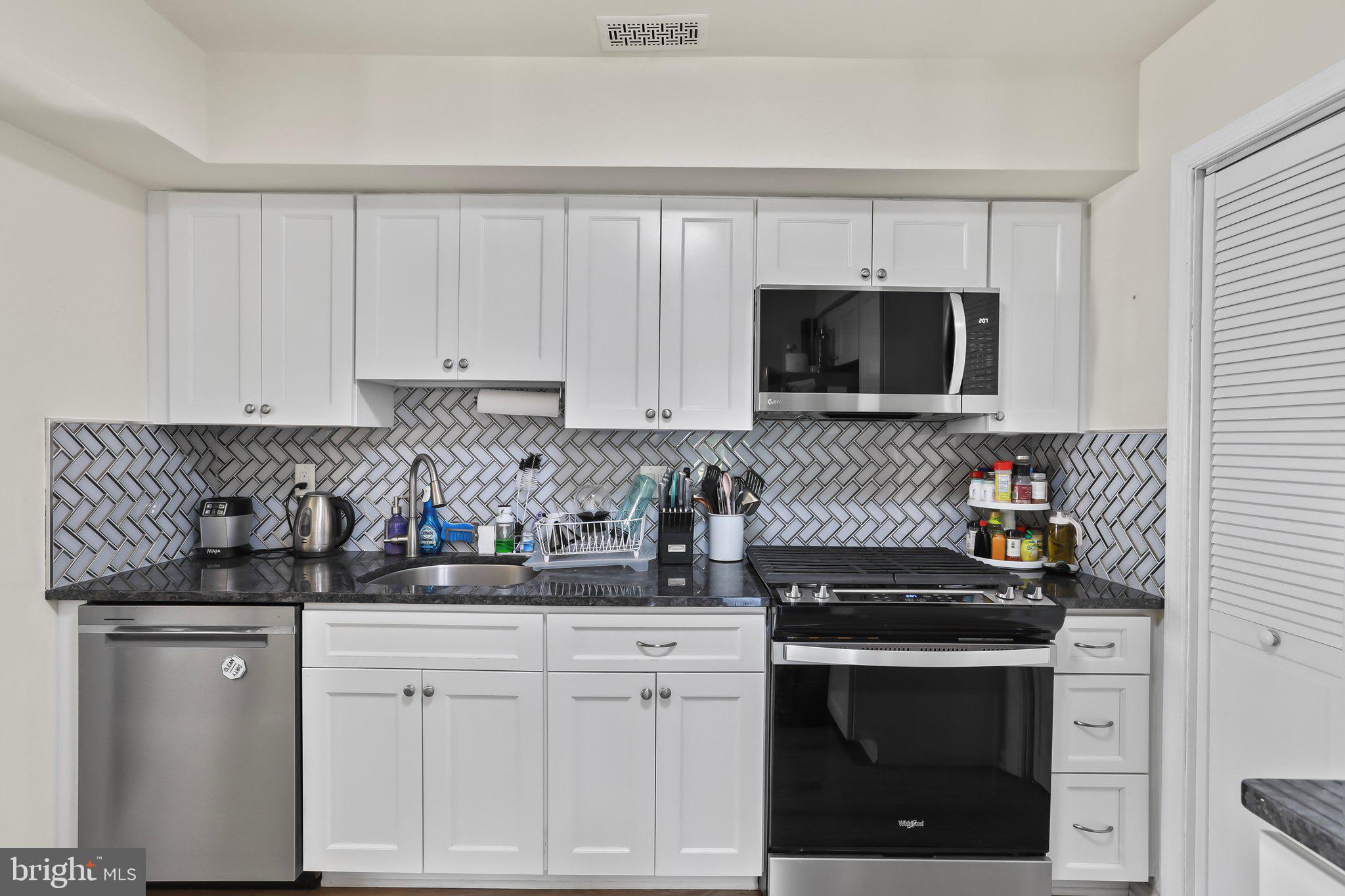 3608 FENWICK LA