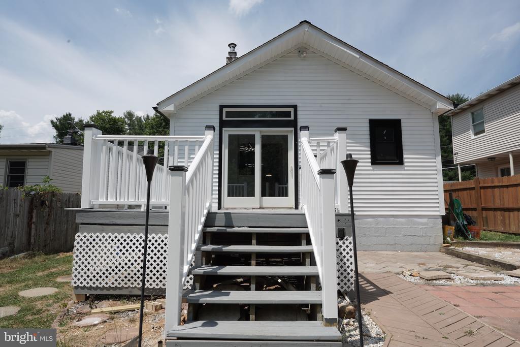 214 Elizabeth St