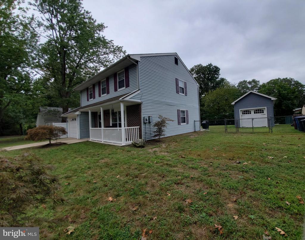 36 Henry St