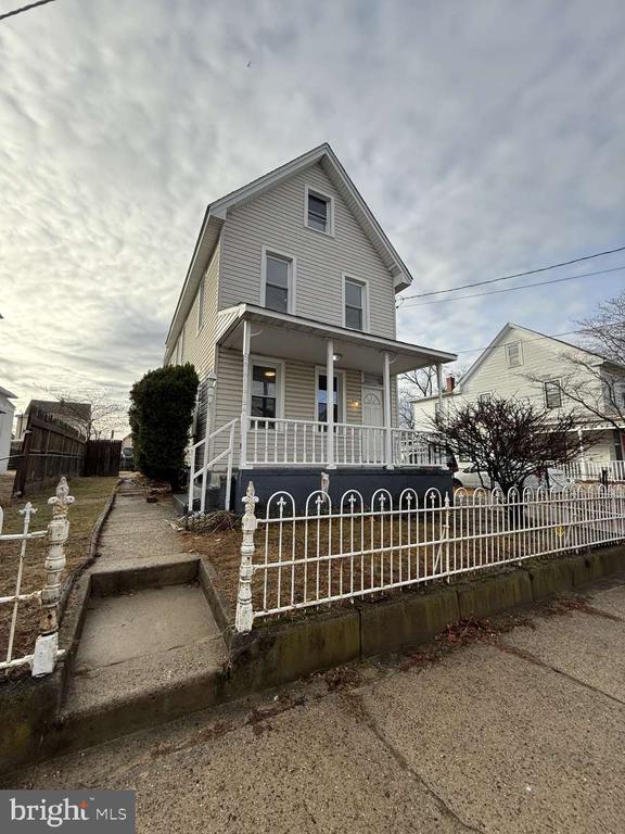 136 Webster St