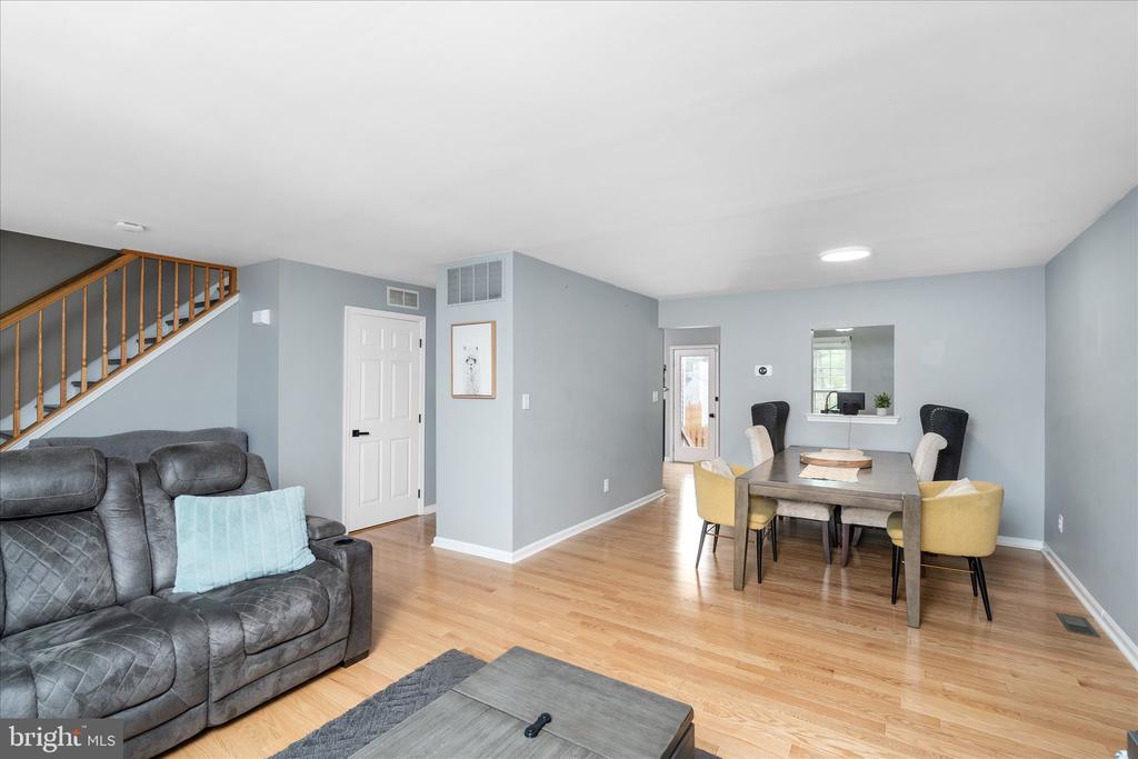 33 Hemlock Ct
