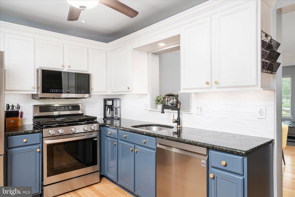 33 Hemlock Ct