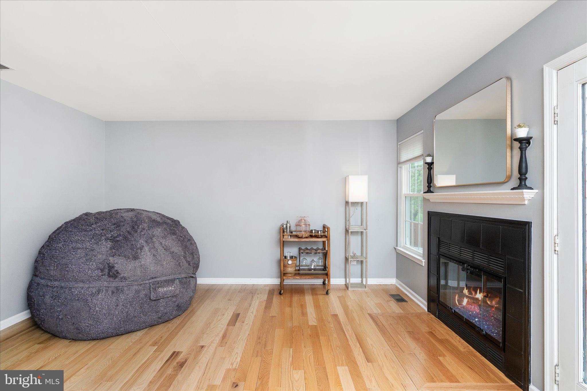 33 Hemlock Ct