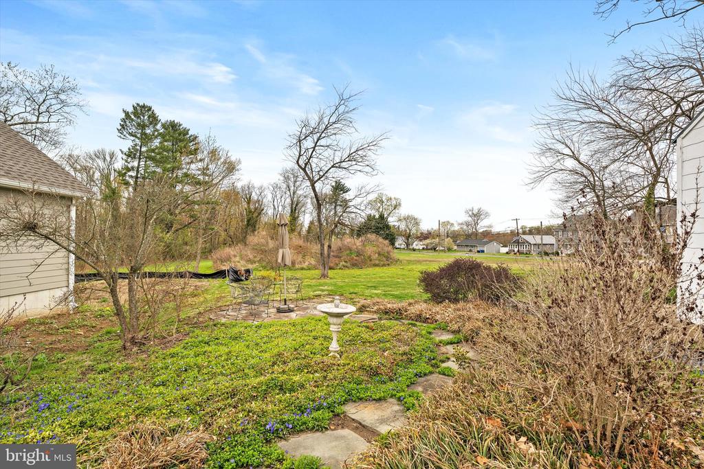 442 ELLISDALE ROAD