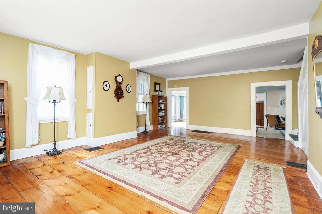 442 ELLISDALE ROAD