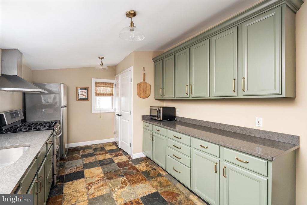 442 ELLISDALE ROAD