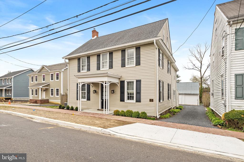 442 ELLISDALE ROAD