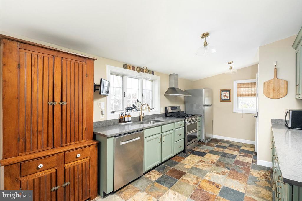 442 ELLISDALE ROAD