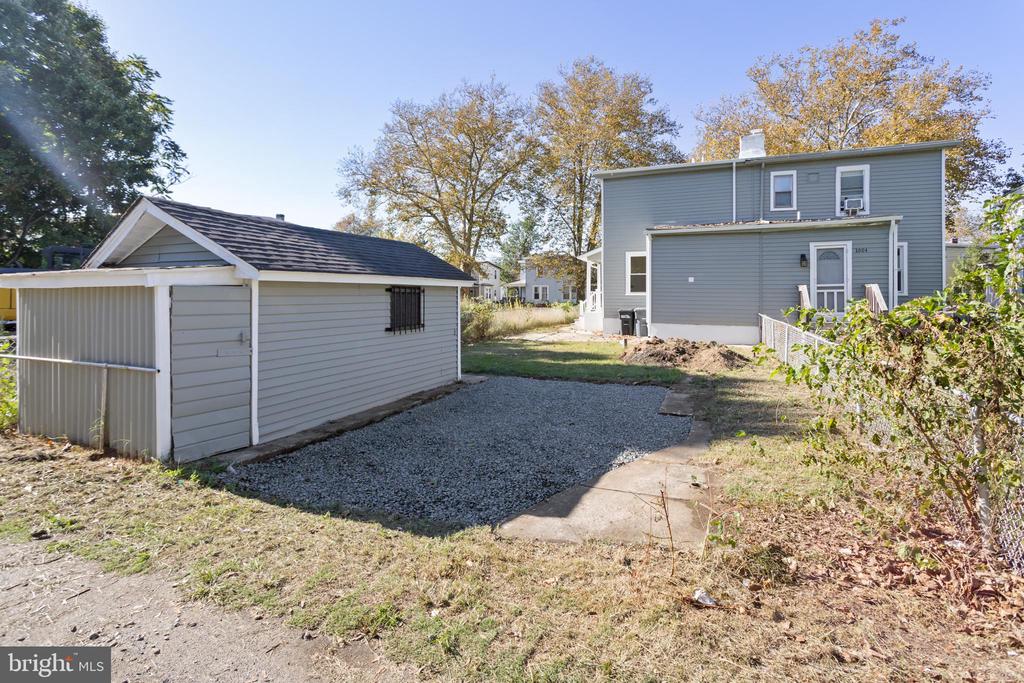 1006 W 3RD STREET W
